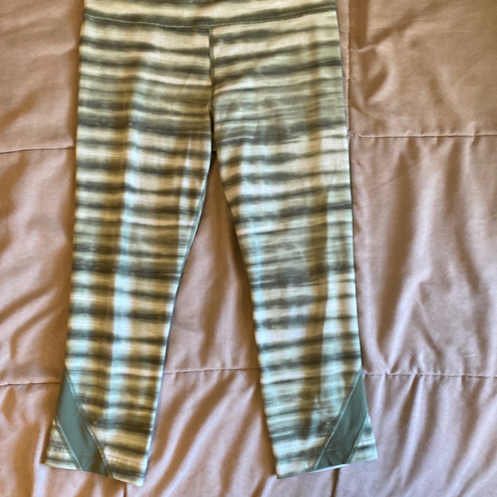 Under Armour capri leggings